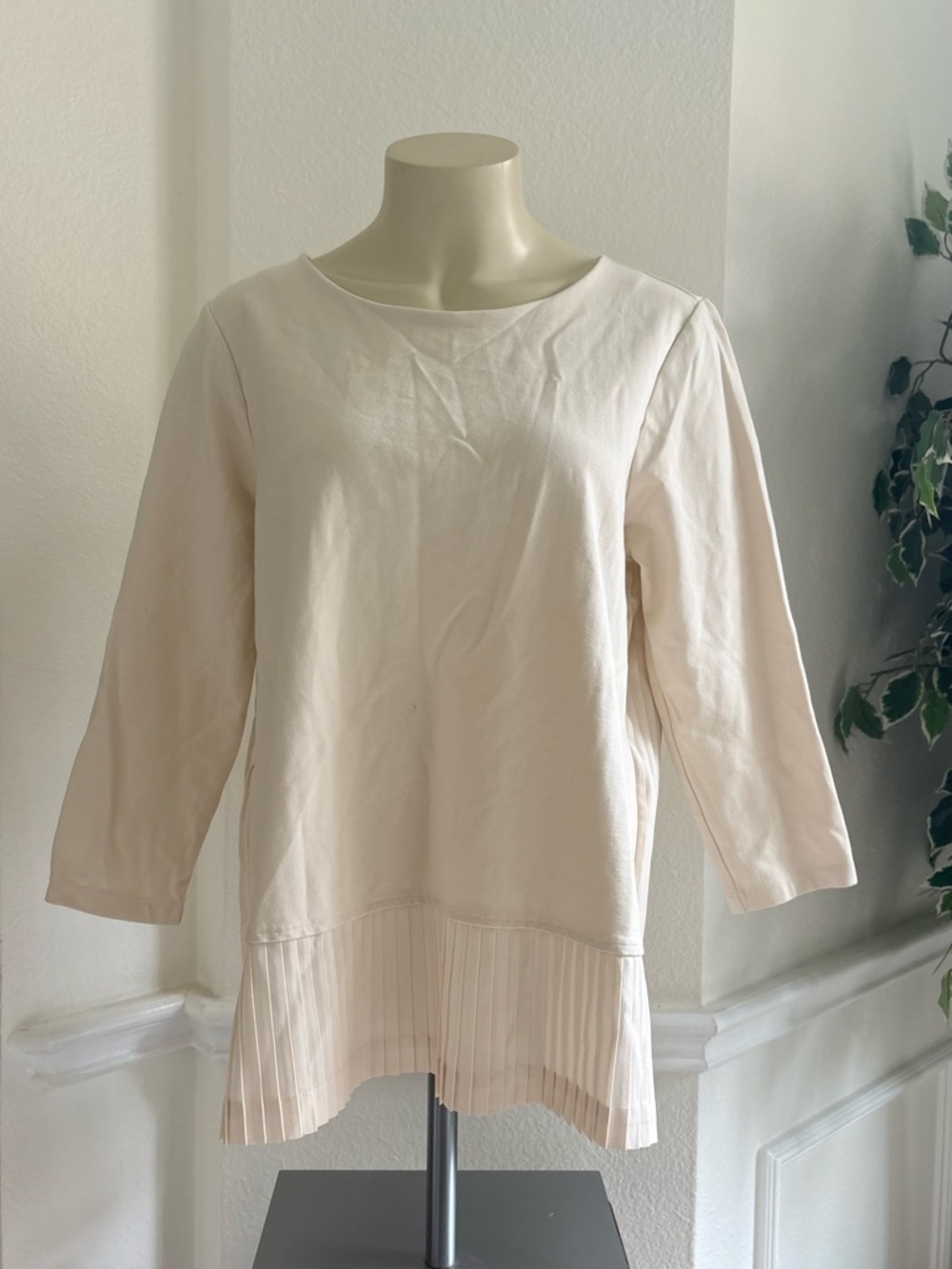 Lands’ End Cream Boatneck Pleated Hem Top